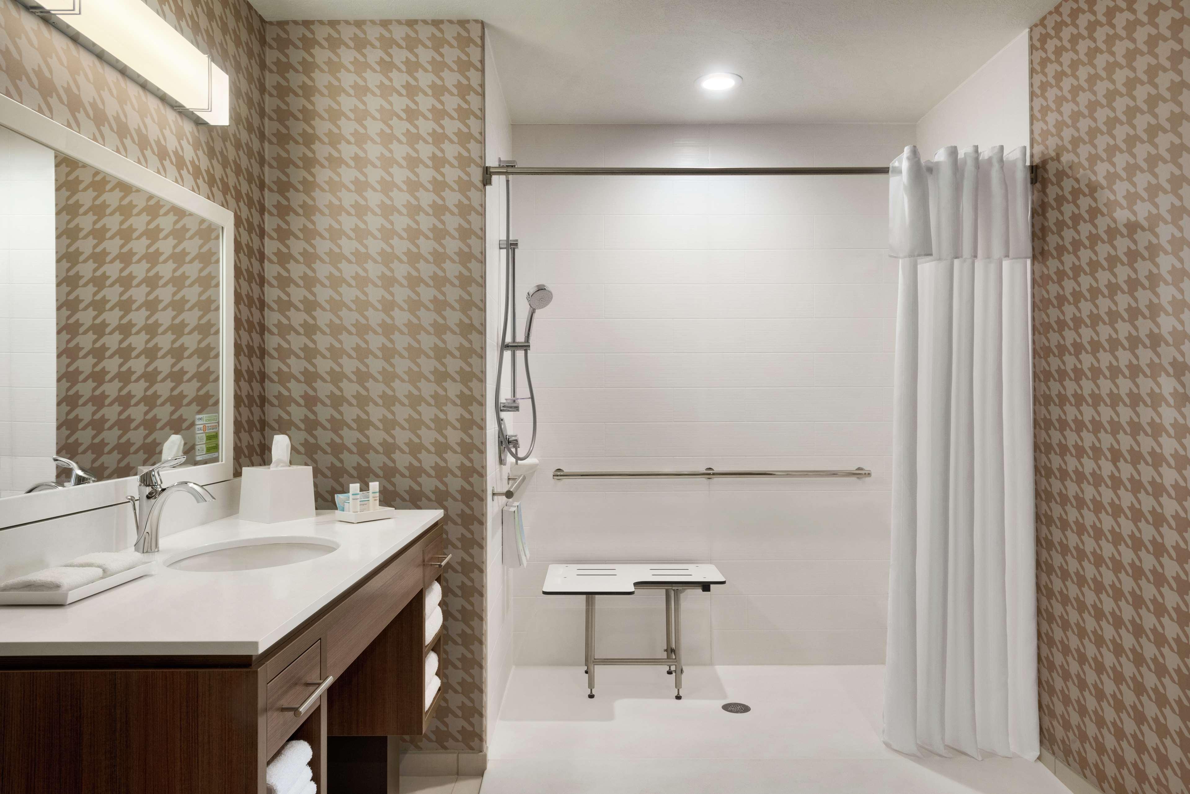 Home2 Suites By Hilton ביסמרק מראה חיצוני תמונה
