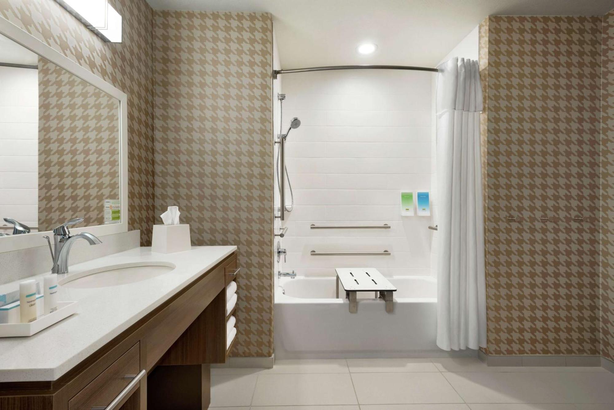 Home2 Suites By Hilton ביסמרק מראה חיצוני תמונה
